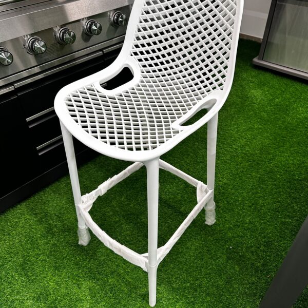 כסא בר פלסטיק יצוק 75 ס"מ