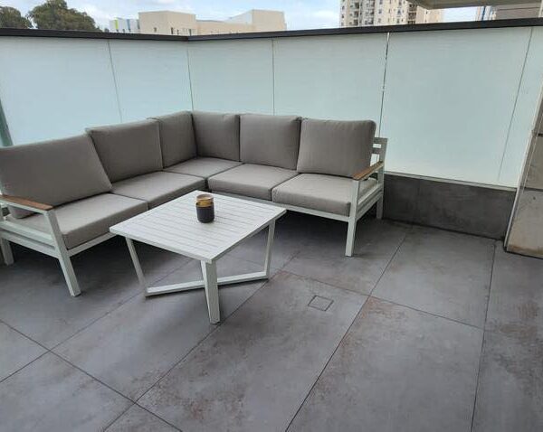 פינת ישיבה פינתית אלומיניום דגם "שירה"