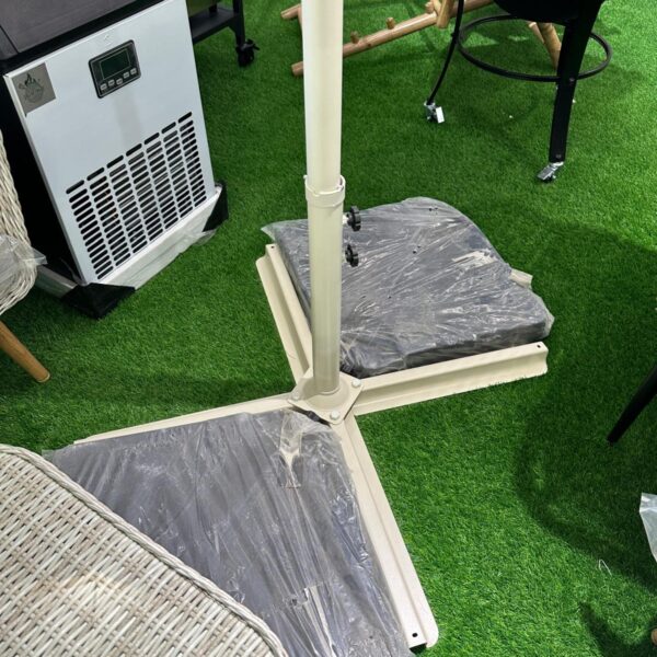 שימשייה בננה עגולה 2.7 מטר