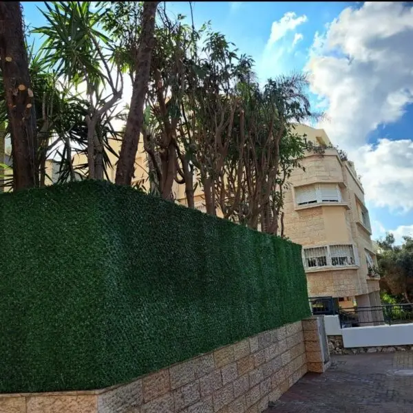 גדר ירוקה (דמוי דשא)