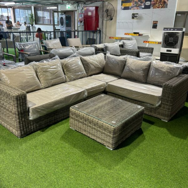 סלון פינתי עשוי ראטן