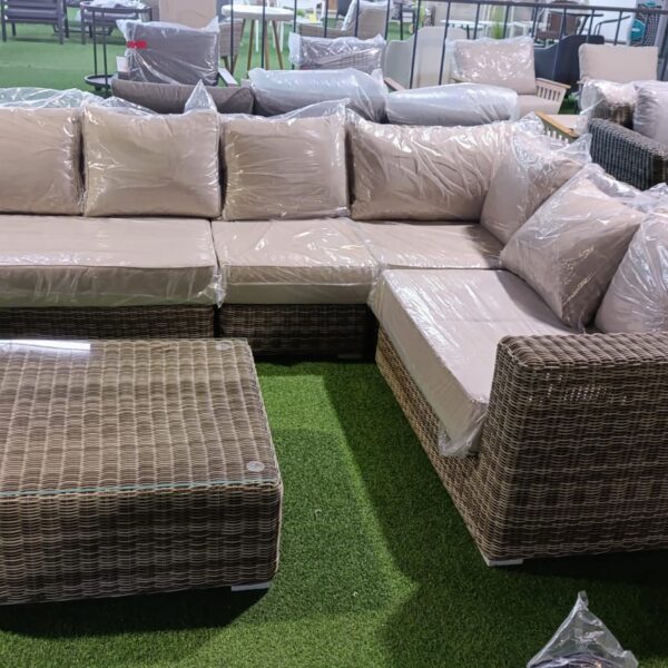 סלון פינתי עשוי ראטן