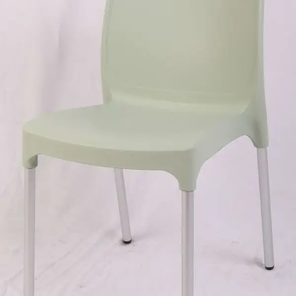 כסא מסעדות במגוון צבעים
