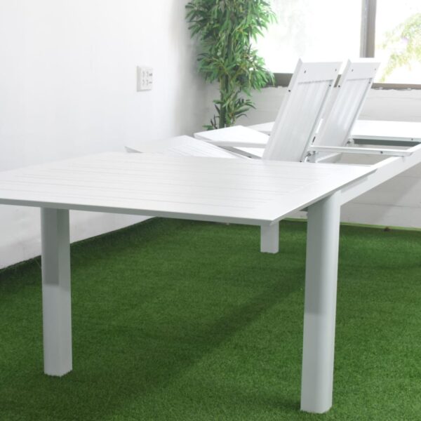 שולחן אלומיניום נפתח ל-4 מטר + 10 כסאות פלסטיק יצוק במגוון צבעים