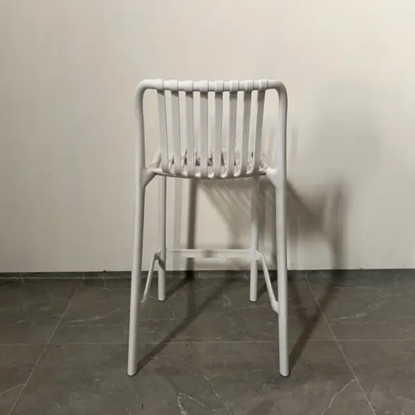 כסא בר פלסטיק יצוק דגם "פסים"