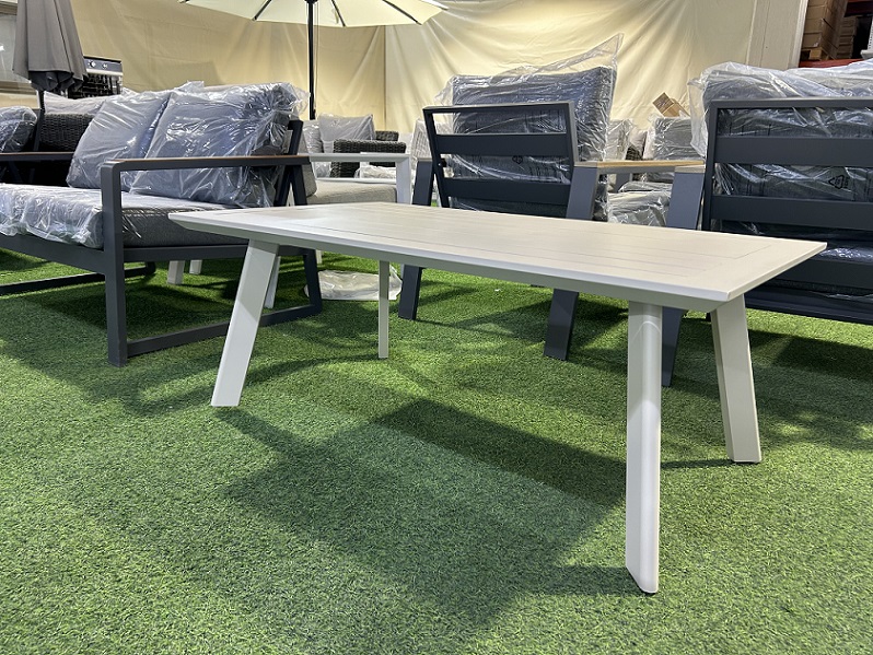 שולחן קפה מאלומיניום דגם ליצ'י