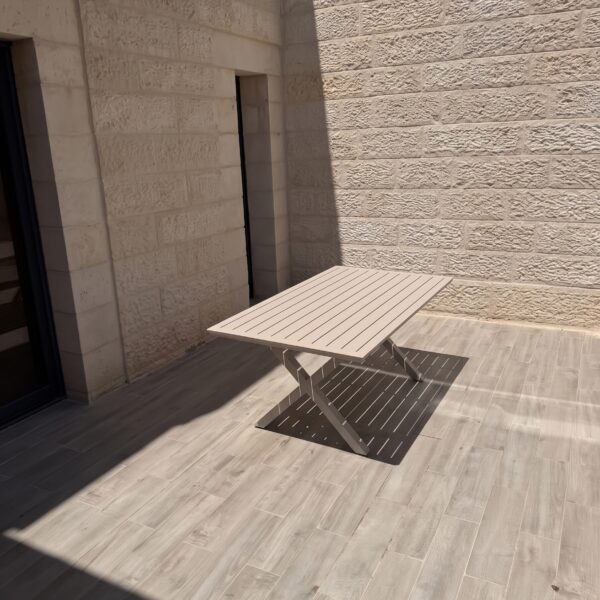 שולחן קפה אלומיניום דגם "ליאון"